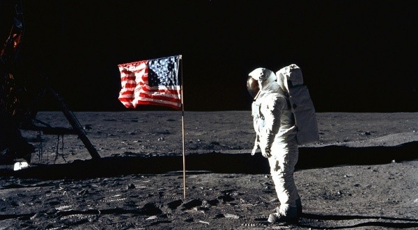 El hombre podría volver a la Luna en 2020