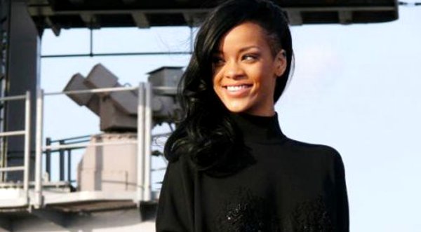 Rihanna confesó que le gustan los chicos que huelan bien