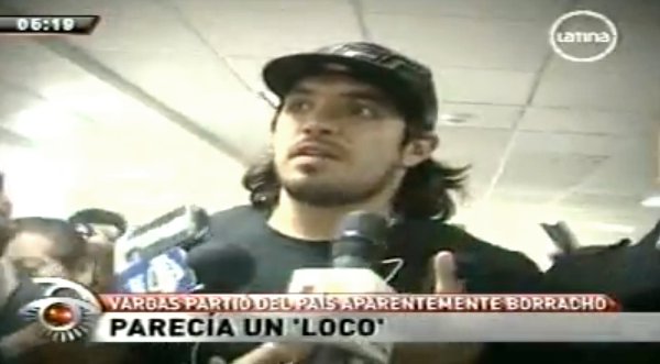 Video: El 'Loco' Vargas en aparente estado de ebriedad