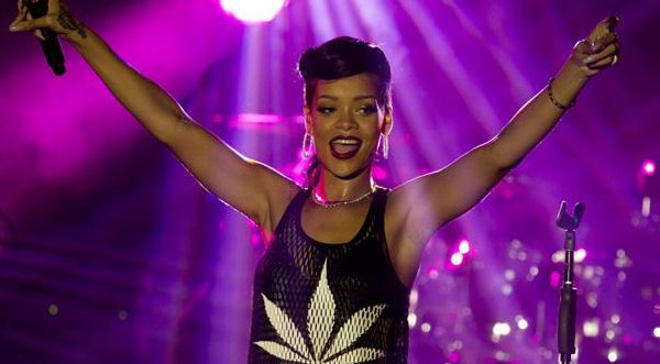 Rihanna fue abucheada en concierto