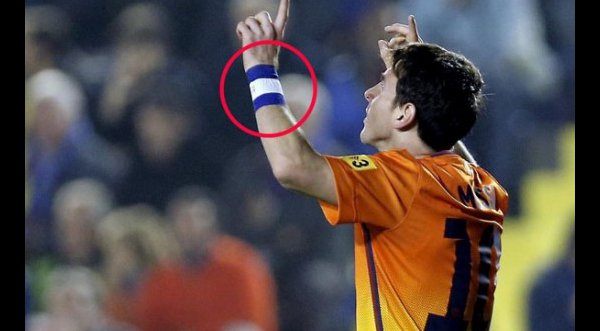 Lionel Messi usa una muñequera en honor a su hijo