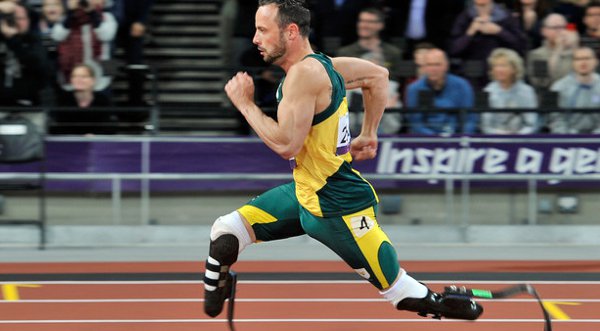 Atleta discapacitado Oscar Pistorius asesina a su novia