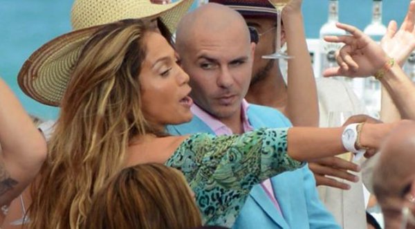 Último tema de Jennifer Lopez y Pitbull fue una casualidad