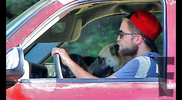 Robert Pattinson se va de la casa de Kristen Stewart