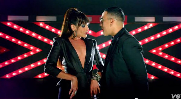 Video: Mira lo nuevo de Daddy Yankee con Natalia Jimenez