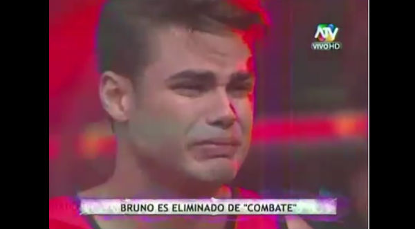Erick Sabater llora desconsoladamente por eliminación de un 'combatiente'- VIDEO
