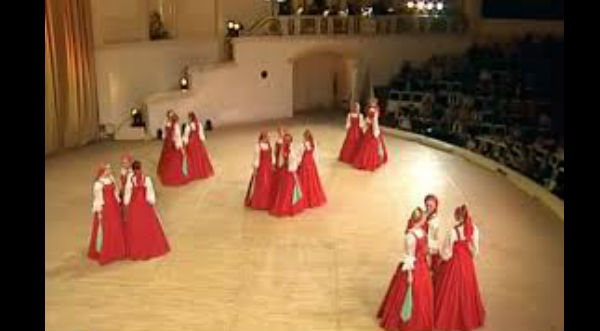 ¡Inexplicable! Bailarinas rusas parecen flotar en el escenario - VIDEO