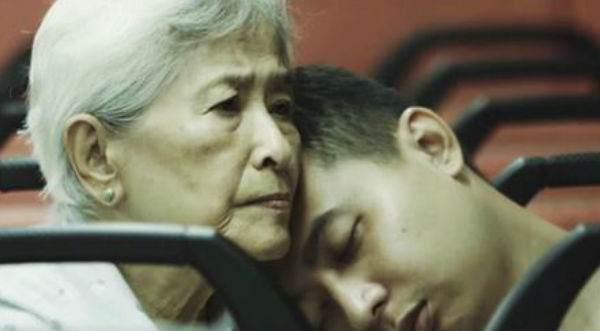 ¡Conmovedor! Abuela se preocupó por cuidar a su nieto hasta después de su muerte - VIDEO