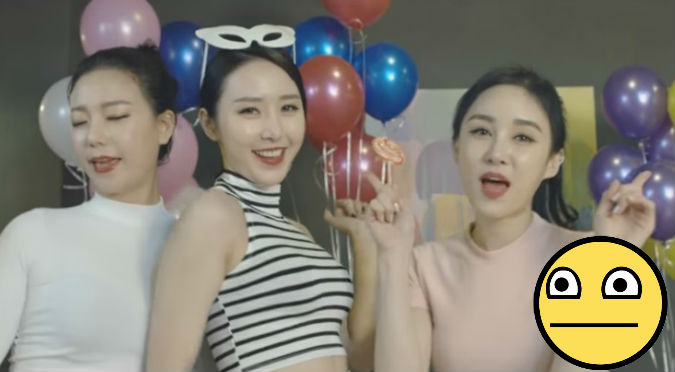 ¡WTF! Video de grupo K-Pop se vuelve viral porque ¿visten trajes de piel de pollo?