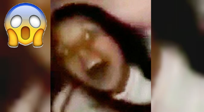 ¡Aterrador! Mujer 'poseída' atacó a un grupo de personas - VIDEO