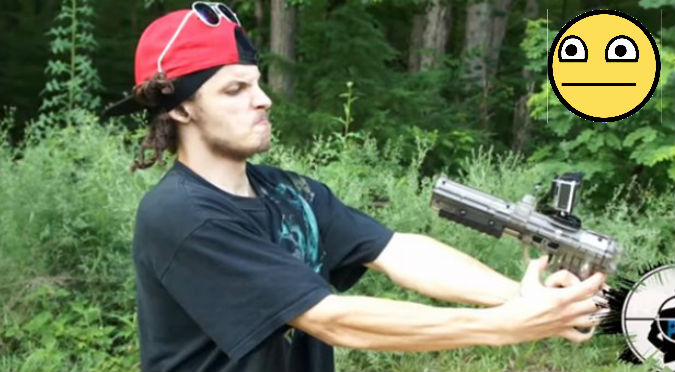 YouTube: Se disparó con la pistola de paintball y su rostro quedó así