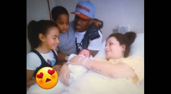 Jefferson Farfán y Melissa Klug juntos en el nacimiento de su segundo hijo