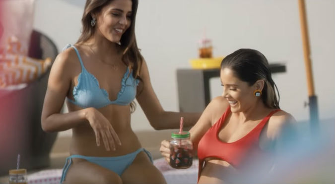 Korina Rivadeneira y Luciana Fuster se lucen en videoclip de Mario Hart (VIDEO)