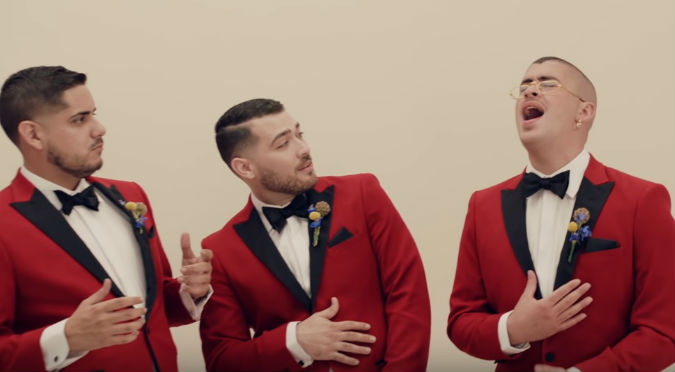 Bad Bunny deja el trap por un bolero para el 'Día del Padre' (VIDEO)
