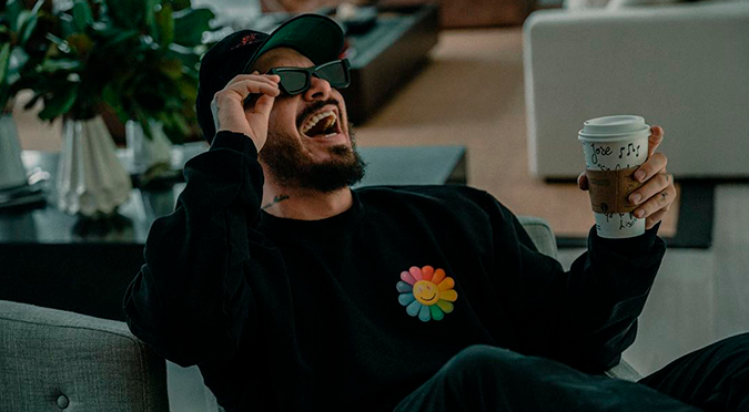 J Balvin realizará show especial de álbum 'Colores' desde su hogar