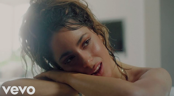 Tini Stoessel lanzó su nuevo tema “Ella dice” y con picantes frases | VIDEO