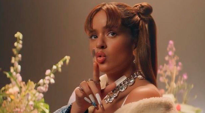 Rosalía en el centro de las críticas por 'Relación Remix': 'Gracias al maltrato se puso bella'