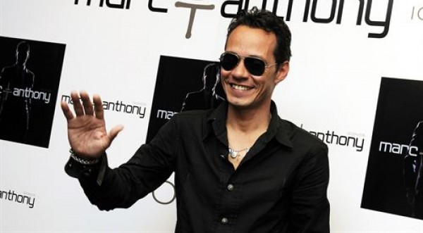 Marc Anthony crea fundación “Maestro Cares”