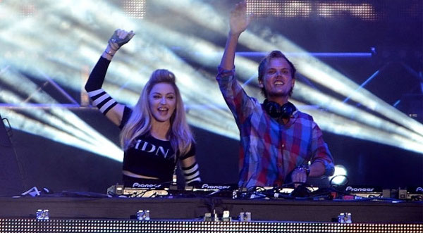 Volvió la reina: Madonna y Avicii juntos en concierto