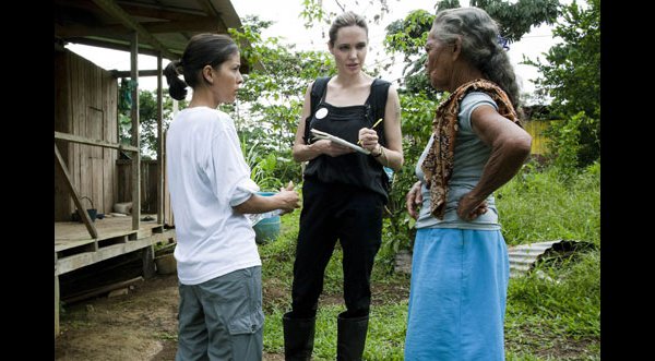 Angelina Jolie participa en campaña a favor de los refugiados en Ecuador