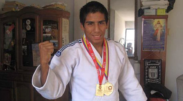 Judoca peruano Juan Postigos irá a Olimpiadas 2012