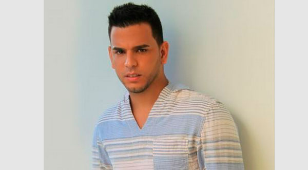 FOTOS: Tito ‘El Bambino’ lanza un nuevo sencillo, ‘Dame la Ola’