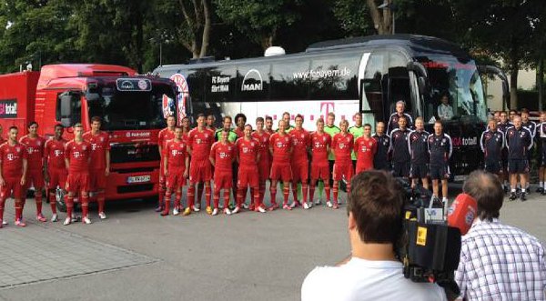Mira el nuevo look de Claudio Pizarro en Bayern Munich