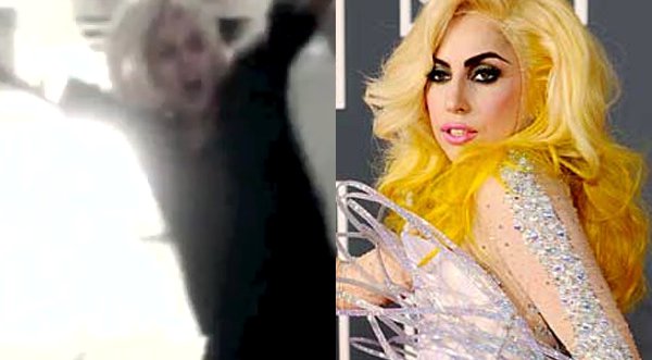 Video: Lady Gaga muestras sus pechos a sus fanáticos