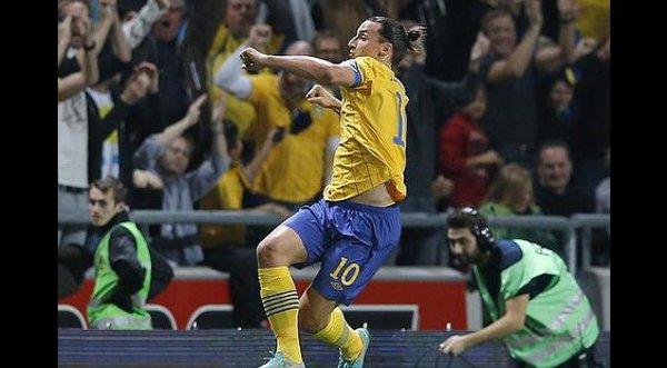 VIDEO: Ibrahimovic marcó increíble gol de chalaca fuera del área