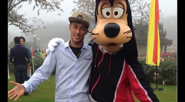 Fotos: Neymar se divirtió en Disney World