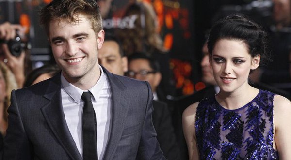 Kristen Stewart y Robert Pattinson viven el espíritu de la navidad