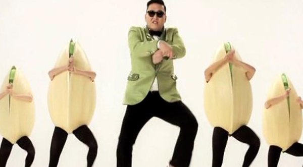 Psy aparece en un divertido comercial en el Super Bowl 2013
