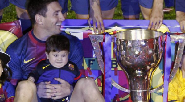 Fotos: Lionel Messi y su hijo Thiago posan ante cámaras