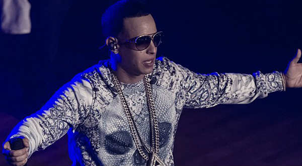 Video: Daddy Yankee presenta 'La Nueva y la Ex'