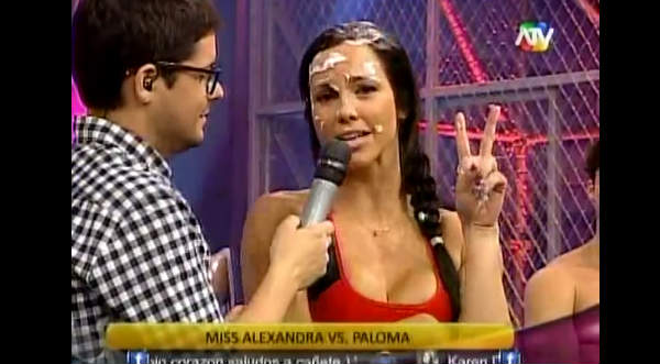 Video: Paloma Fiuza se burla de ex Miss Perú