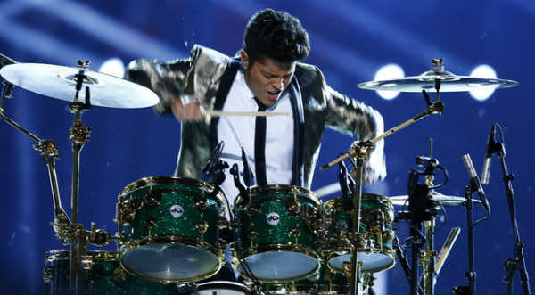Fotos y Video: Revive la Impresionante presentación de Bruno Mars en el 'Super Bowl 2014'