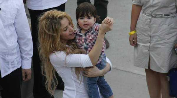 Fotos: Shakira llegó con Milan por primera vez a Colombia