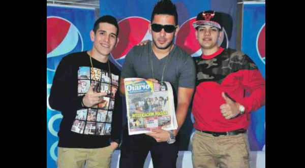 J Alvarez, RKM y Lenny llegan juntos a Guatemala