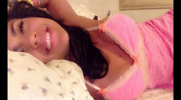 Vania Bludau vuelve a encender las redes sociales con sensual fotografía