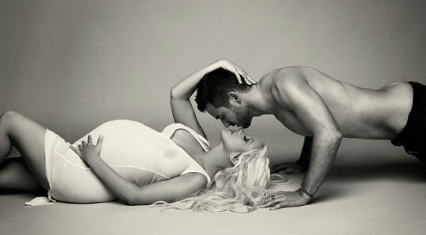 Christina Aguilera sorprende con desnudo - FOTOS