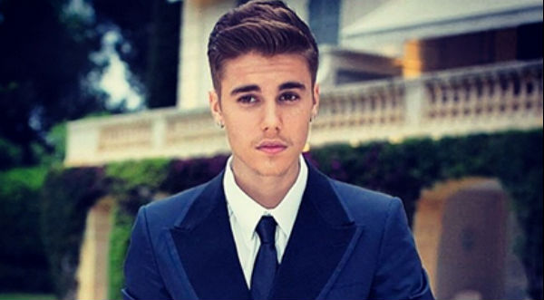 Justin Bieber sorprende a estudiantes y aparece en su fiesta de graduación- VIDEO