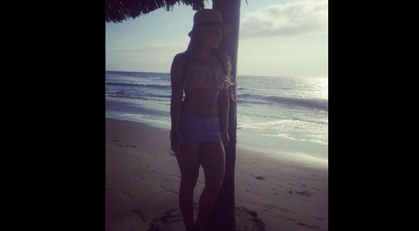 Ximena Hoyos se luce con su pareja en la playa- FOTOS