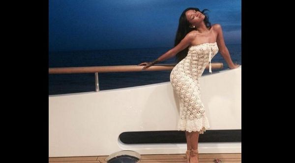Rihanna publica sexy fotografías de su viaje a Italia- FOTOS