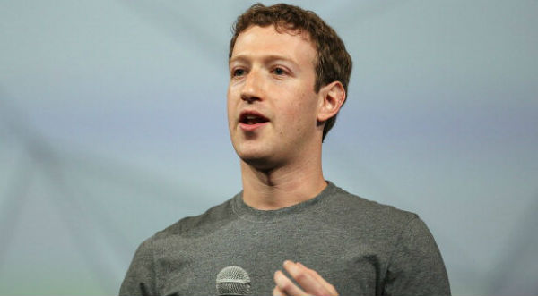 ¿Sabes por qué Mark Zuckerberg siempre usa polos grises?