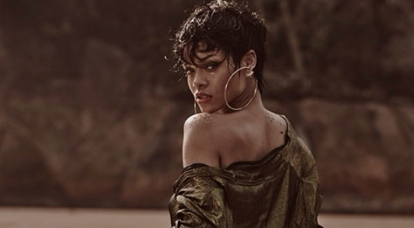 Rihanna dejó a un lado la sensualidad y publicó tierna imagen- FOTO