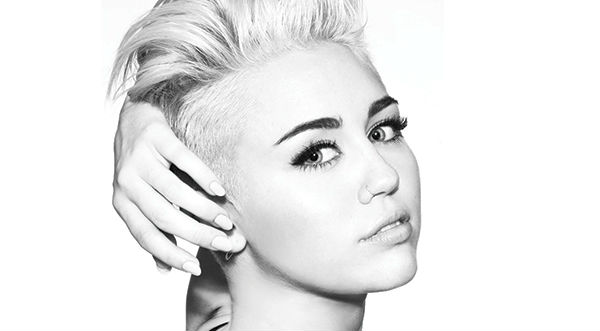 Miley Cyrus alborota las redes publicando imagen 'sangrando'- FOTO