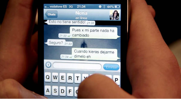 Mira cómo el uso de 'whatsapp' puede arruinar tus relaciones sentimentales - VIDEO