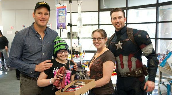 ¡Tienen su corazoncito! Capitán América y Star-Lord visitan hospitales - FOTOS