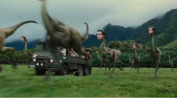 ¡Un velirraptor en moto! Mira la divertida parodia del trailer de Jurassic World - VIDEO