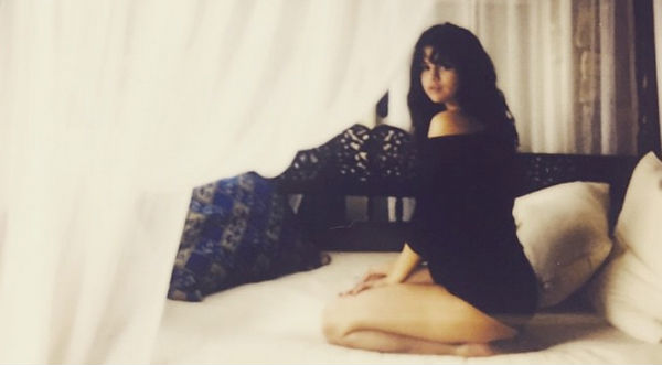Selena Gómez publica sensual fotografía en lencería